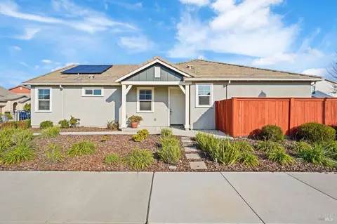 Exterior - 1275 Columbia Dr, Dixon, CA 95620 photo 6 of 8