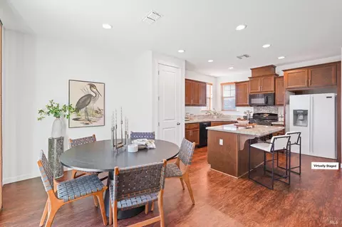 Dining - 1275 Columbia Dr, Dixon, CA 95620 photo 2 of 5