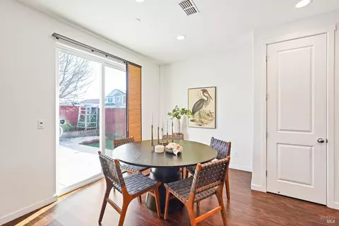 Dining - 1275 Columbia Dr, Dixon, CA 95620 photo 3 of 5