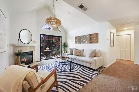 204 Foss Creek Cir #B, Healdsburg, CA 95448