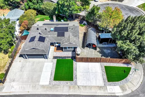 680 Silver Lake Dr, Fairfield, CA 94534