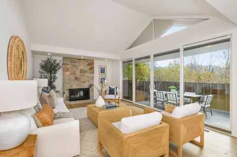 94 Biscayne Dr, San Rafael, CA 94901