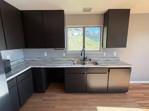 Kitchen - 27310 Oriole Dr, Willits, CA 95490 photo 1 of 2