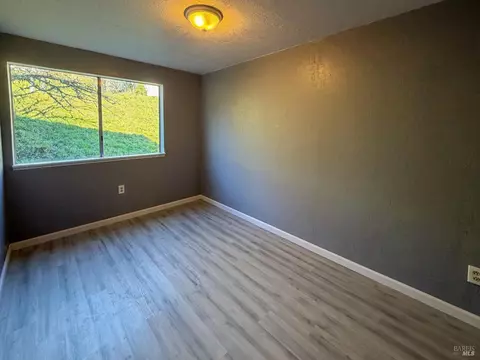 Bedroom - 27310 Oriole Dr, Willits, CA 95490 photo 2 of 3