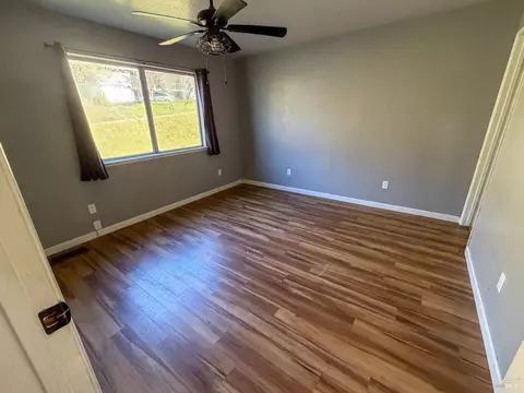 Bedroom - 27310 Oriole Dr, Willits, CA 95490 photo 1 of 3