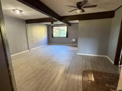 Living - 27310 Oriole Dr, Willits, CA 95490 photo 5 of 5