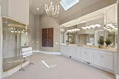Bath - 9988 Troon Ct, Windsor, CA 95492 photo 5 of 10