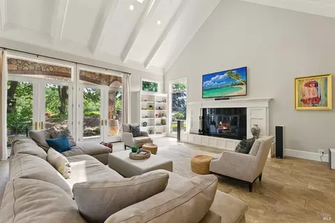 Living - 9988 Troon Ct, Windsor, CA 95492 photo 4 of 6