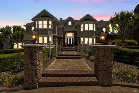 Exterior - 9988 Troon Ct, Windsor, CA 95492 photo 5 of 21