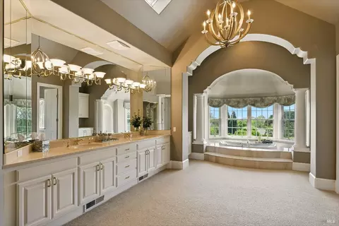 Bath - 9988 Troon Ct, Windsor, CA 95492 photo 3 of 10