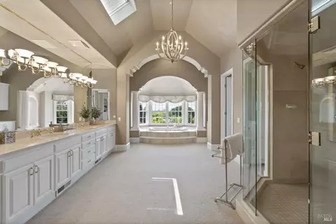 Bath - 9988 Troon Ct, Windsor, CA 95492 photo 2 of 10