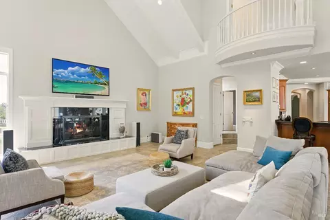 Living - 9988 Troon Ct, Windsor, CA 95492 photo 5 of 6
