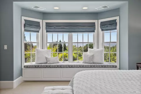 Bedroom - 9988 Troon Ct, Windsor, CA 95492 photo 4 of 8
