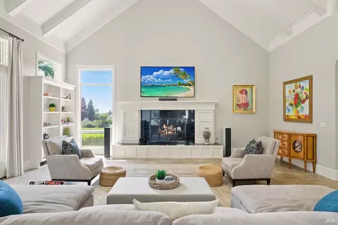 Living - 9988 Troon Ct, Windsor, CA 95492 photo 6 of 6