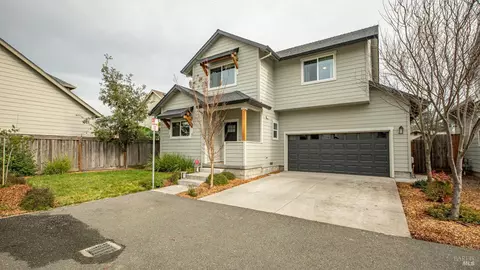 2213 Tapian Way, Santa Rosa, CA 95403