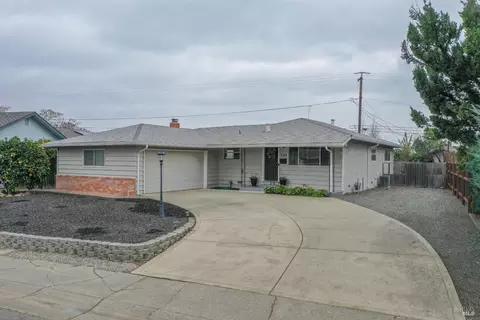 305 S 8th St, Dixon, CA 95620 photo 2