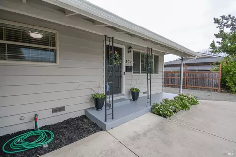 305 S 8th St, Dixon, CA 95620 photo 4