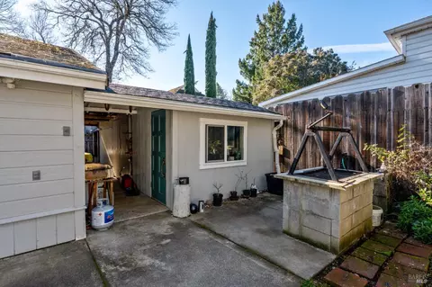 Exterior - 204 S Dora St, Ukiah, CA 95482 photo 4 of 12