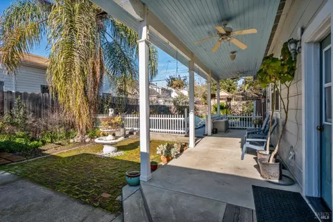 Exterior - 204 S Dora St, Ukiah, CA 95482 photo 8 of 12