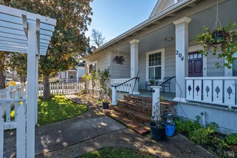 Exterior - 204 S Dora St, Ukiah, CA 95482 photo 7 of 12