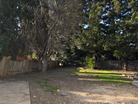 Exterior - 107 Cavan Ct, Vacaville, CA 95687 photo 3 of 5