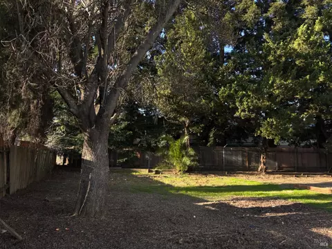 Exterior - 107 Cavan Ct, Vacaville, CA 95687 photo 2 of 5