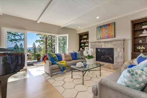 Living - 1155 Las Posadas Rd, Angwin, CA 94508 photo 4 of 11