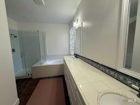 Bath - 5011 Staghorn Dr, Vallejo, CA 94591 photo 1 of 4