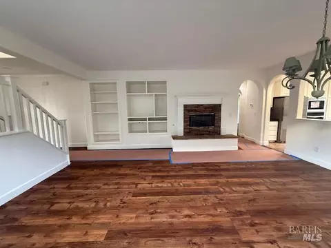 Living - 5011 Staghorn Dr, Vallejo, CA 94591 photo 3 of 5