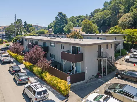 801 Meadowsweet Dr, Corte Madera, CA 94925