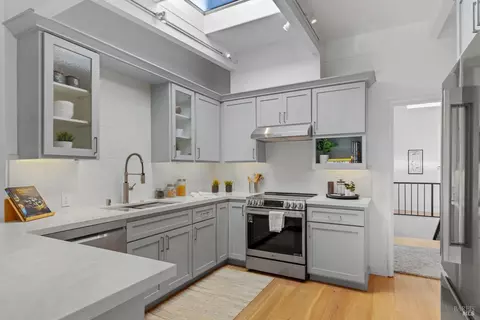 Kitchen - 18 Stanton Way, Mill Valley, CA 94941 photo 3 of 5