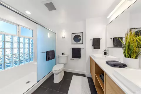 Bath - 18 Stanton Way, Mill Valley, CA 94941 photo 1 of 5