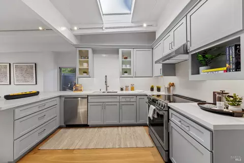 Kitchen - 18 Stanton Way, Mill Valley, CA 94941 photo 2 of 5