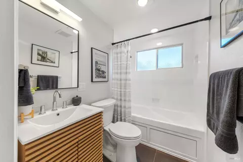 Bath - 18 Stanton Way, Mill Valley, CA 94941 photo 5 of 5