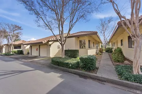 77 Fountain Grove Cir, Napa, CA 94558