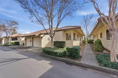 77 Fountain Grove Cir, Napa, CA 94558