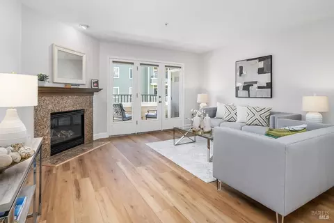852 Diablo Ave #102, Novato, CA 94947