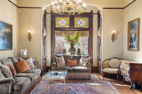 Living - 608 Randolph St, Napa, CA 94559 photo 2 of 4