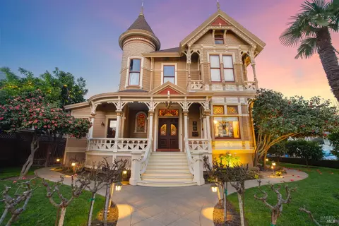 Exterior - 608 Randolph St, Napa, CA 94559 photo 2 of 18