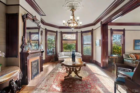 Living - 608 Randolph St, Napa, CA 94559 photo 4 of 4
