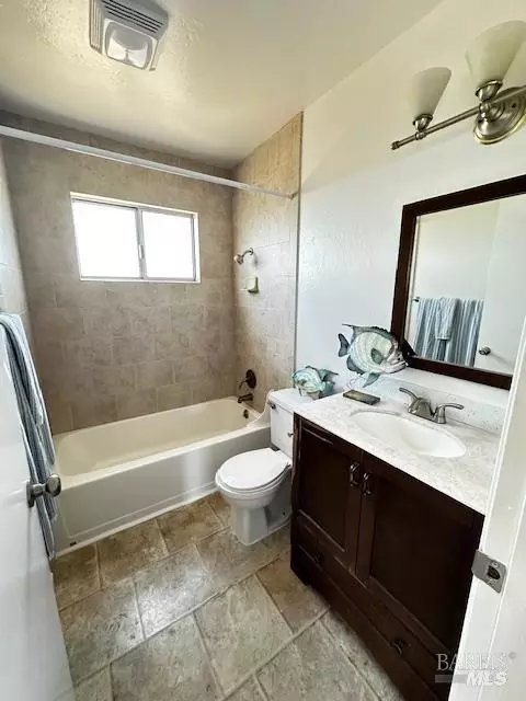 Bath - 523 Branciforte St, Vallejo, CA 94590 photo 1 of 3
