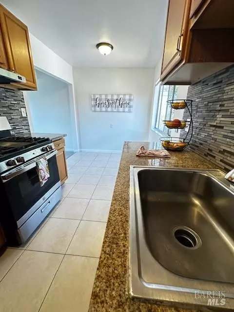 Kitchen - 523 Branciforte St, Vallejo, CA 94590 photo 3 of 6