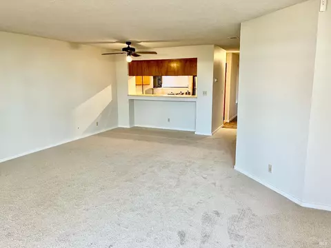 Living - 104 Nantucket Ln, Vallejo, CA 94590 photo 3 of 5