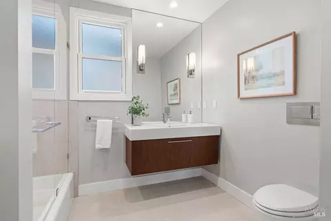 Bath - 650 Main St, Sausalito, CA 94965 photo 2 of 5