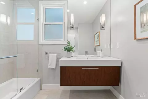 Bath - 650 Main St, Sausalito, CA 94965 photo 3 of 5
