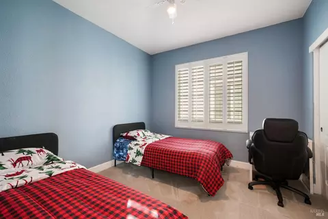 Bedroom - 615 Sitka Dr, Vacaville, CA 95687 photo 5 of 5