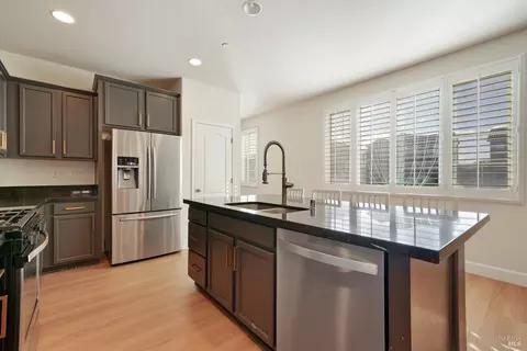 Kitchen - 615 Sitka Dr, Vacaville, CA 95687 photo 3 of 4
