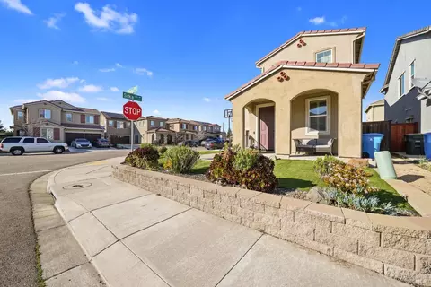 Exterior - 615 Sitka Dr, Vacaville, CA 95687 photo 2 of 8
