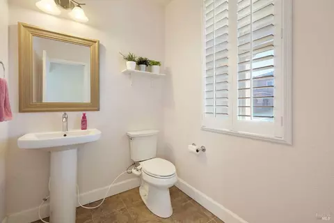 Bath - 615 Sitka Dr, Vacaville, CA 95687 photo 1 of 4