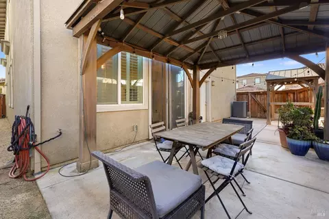 Exterior - 615 Sitka Dr, Vacaville, CA 95687 photo 7 of 8